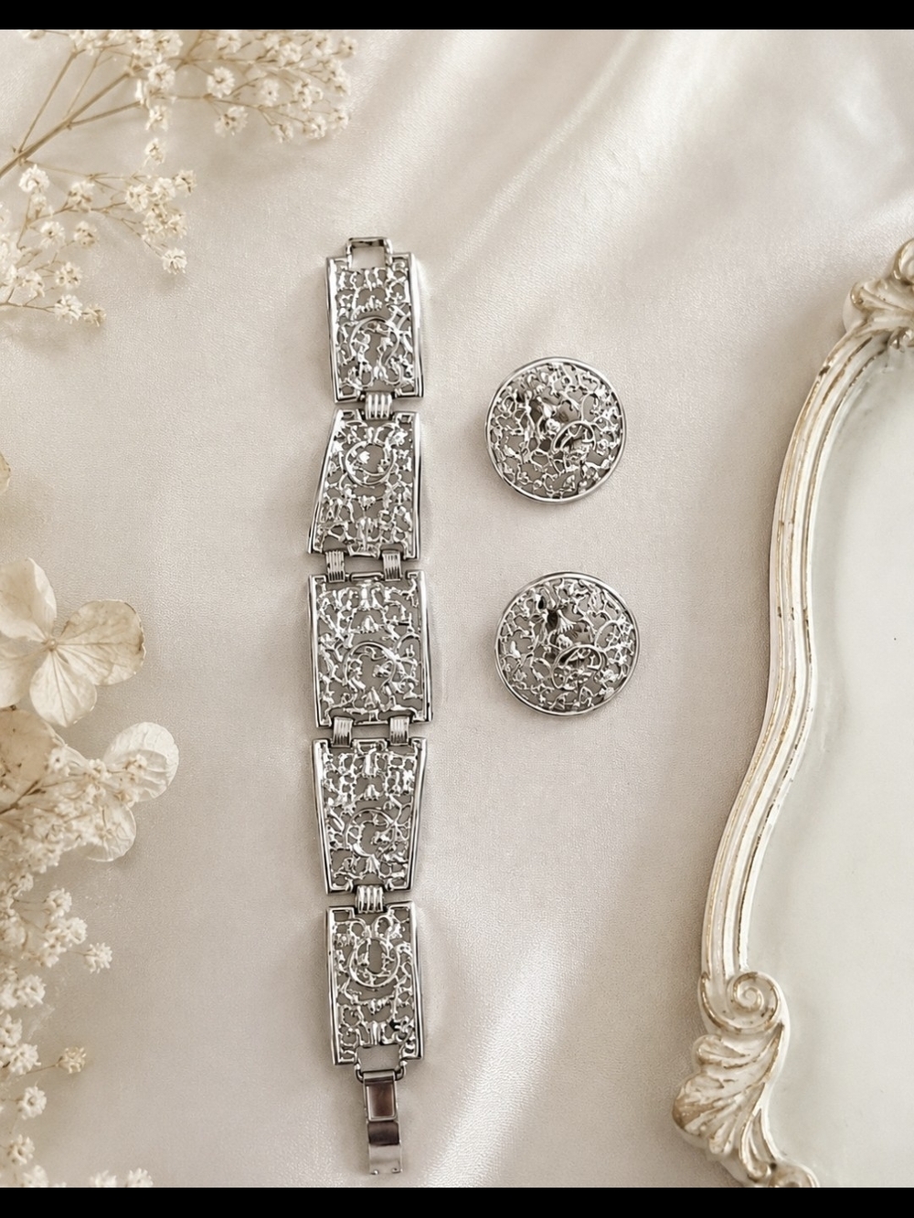 Vintage 1960's Sarah Coventry Bracelet with Clip-on Earrings